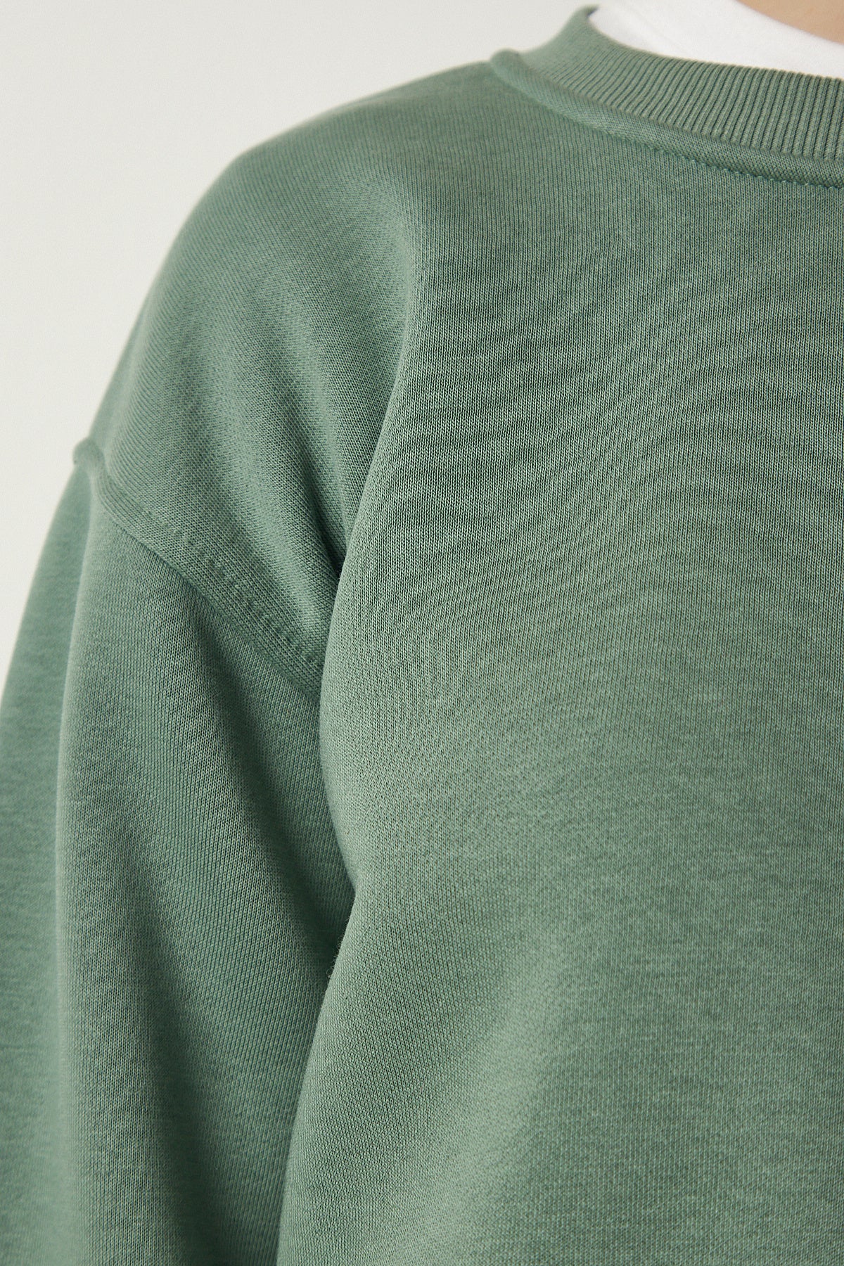 Çağla Yeşili Bisiklet Yaka Şardonlu Crop Örme Sweatshirt  BF00085