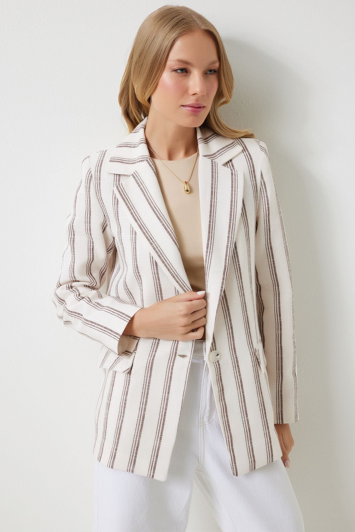 Kahverengi Kemik Çizgili Vatkalı Keten Karışımlı Blazer Ceket GP00006