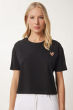 Siyah Kalp Baskılı Pamuklu Kısa Örme T-Shirt AN00224