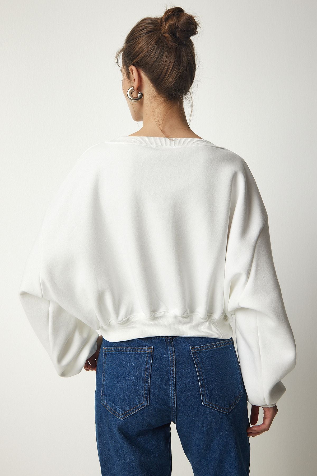 Ekru V Yaka Oversize Crop Örme Sweatshirt MC00239