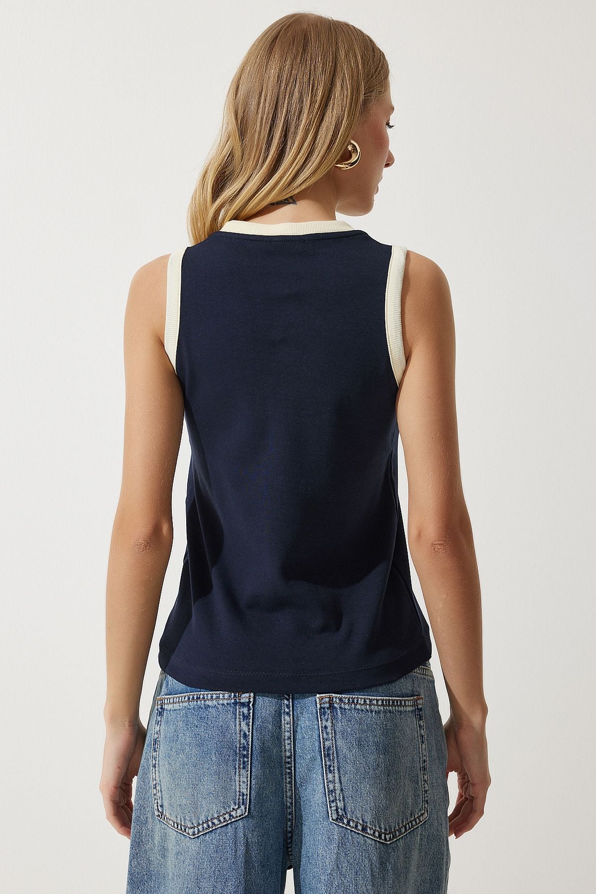 Lacivert Kolsuz Kontrast Renkli T-Shirt NJ00145