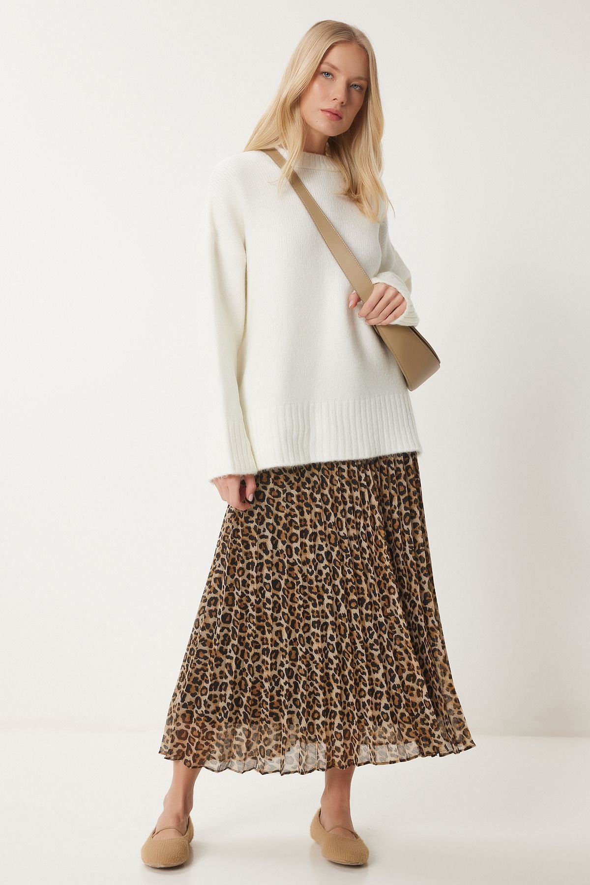 Siyah Bej Leopar Desenli Pileli Dokuma Etek WF00090