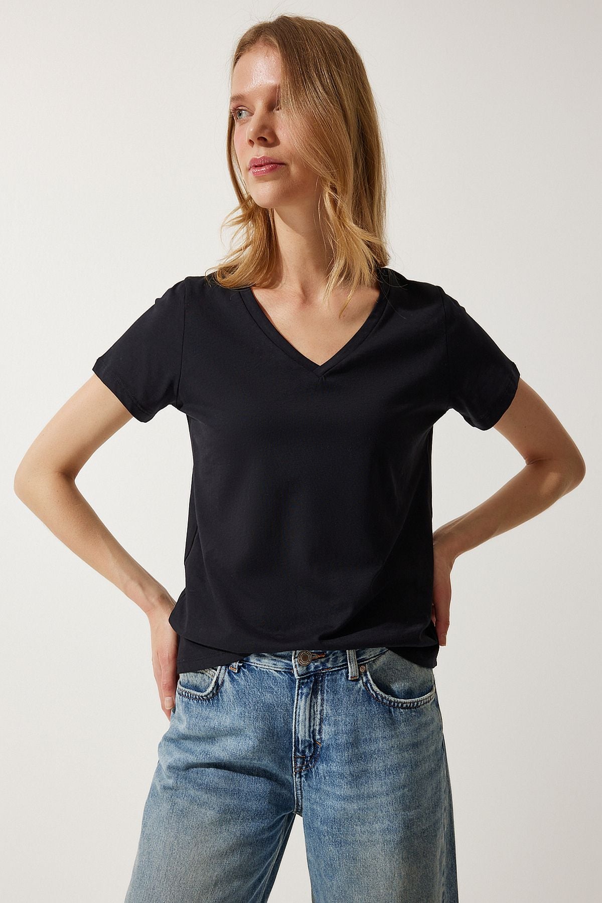 Siyah V Yaka Basic Örme T-Shirt  UB00261