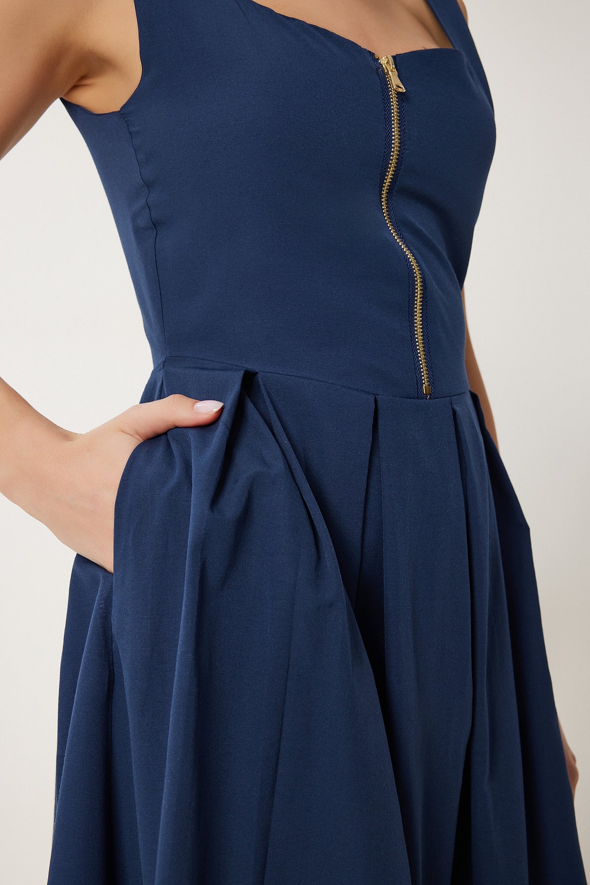 Lacivert Fermuar Detaylı Midi Poplin Elbise UB00340