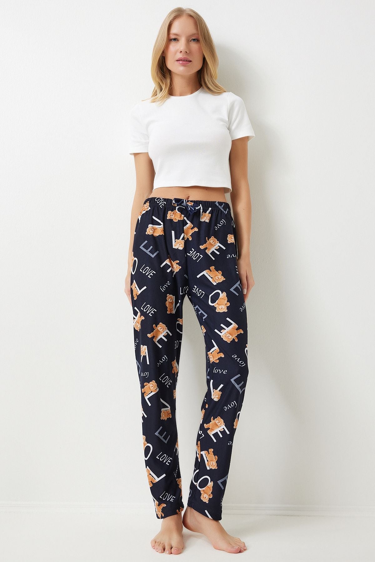 Canlı Siyah Desenli Yumuşak Dokulu Örme Pijama GF00002