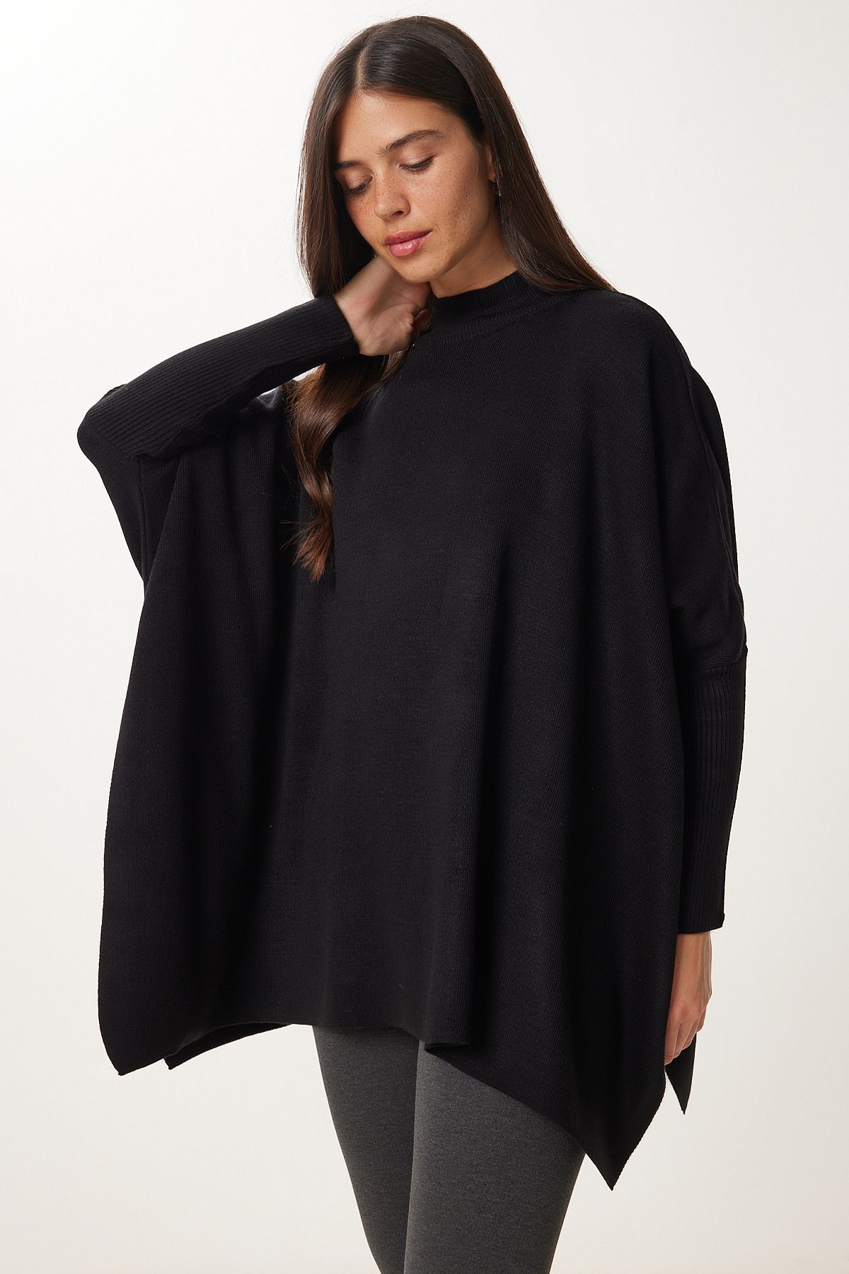 Siyah Yandan Yırtmaçlı Oversize Panço Kazak YY00005