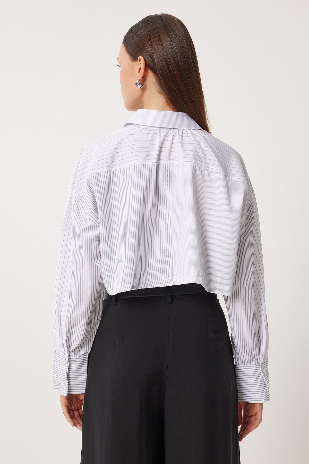 Beyaz İnce Çizgili Crop Poplin Gömlek FN03137