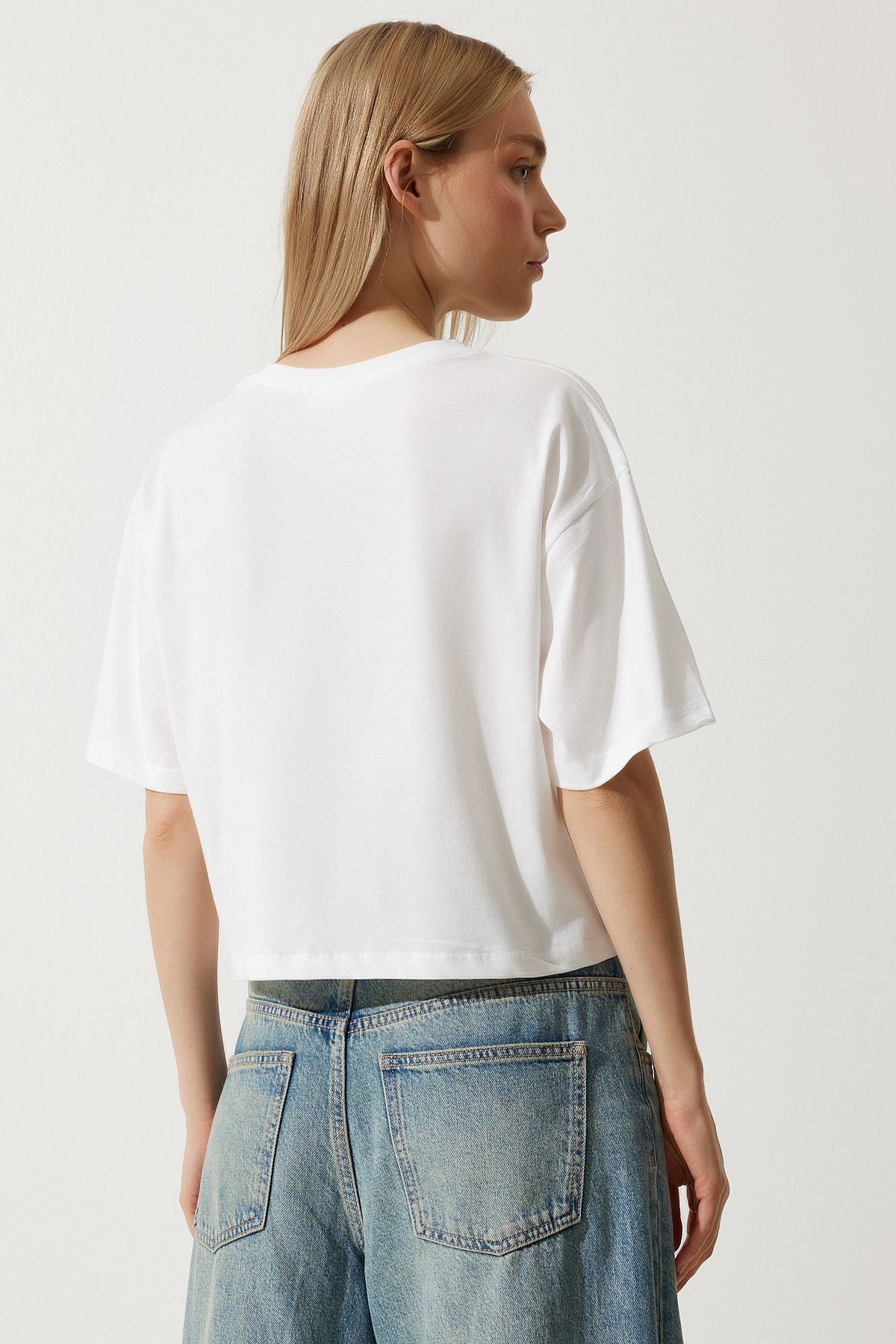 Ekru Ayıcık Armalı Crop Örme T-Shirt HF00456