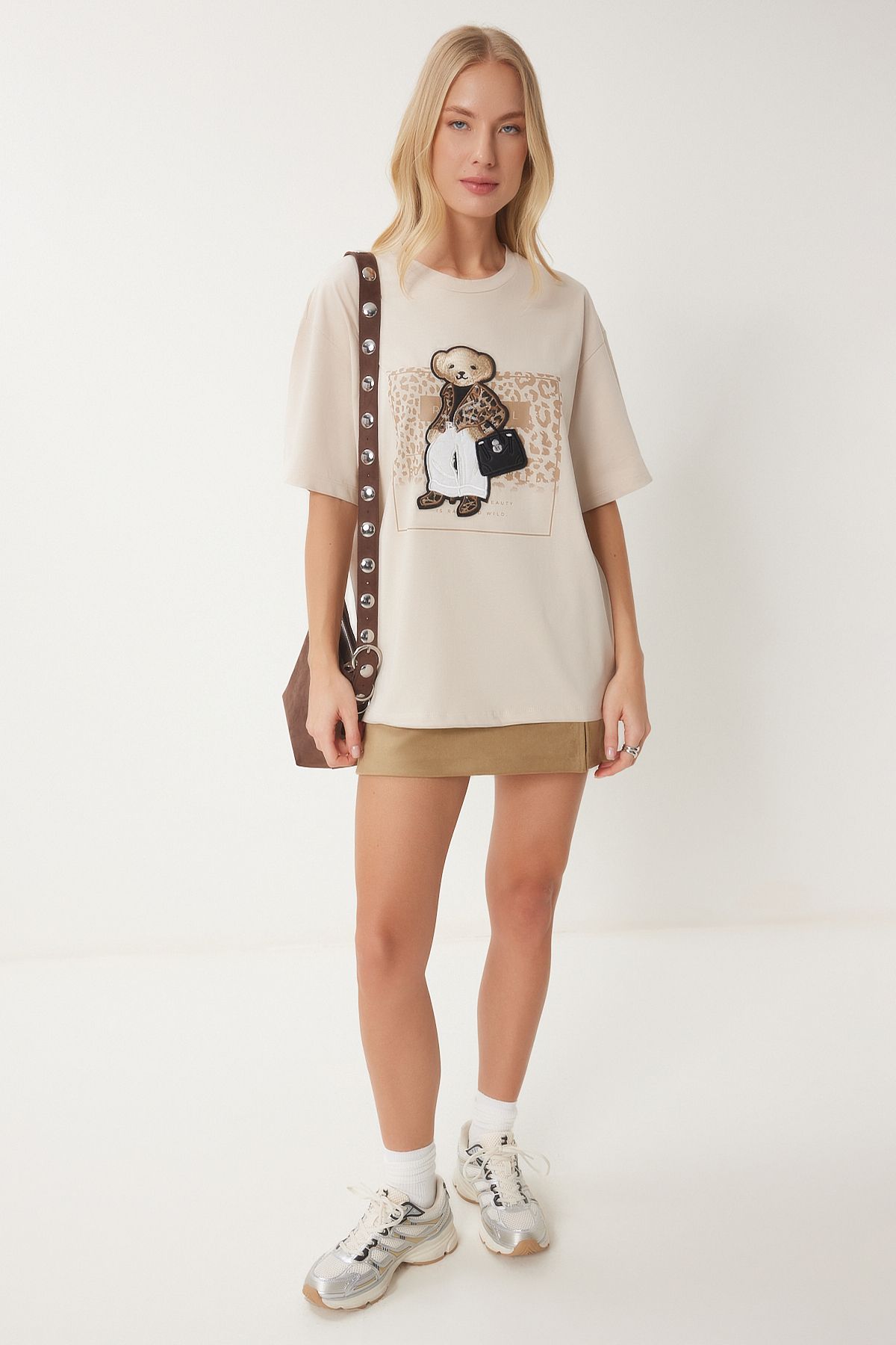 Krem Ayıcık Armalı Pamuklu Oversize Örme T-Shirt CR00464