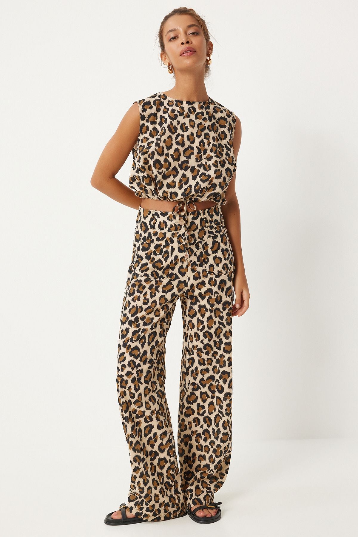 Krem Kahverengi Leopar Desenli Kolsuz Bluz Pantolon Dokuma Takım WF00082