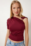 Bordo Gold Aksesuarlı Esnek Örme Bluz AN00241