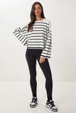 Siyah Beyaz Çizgili Oversize Crop Triko Kazak  US00659