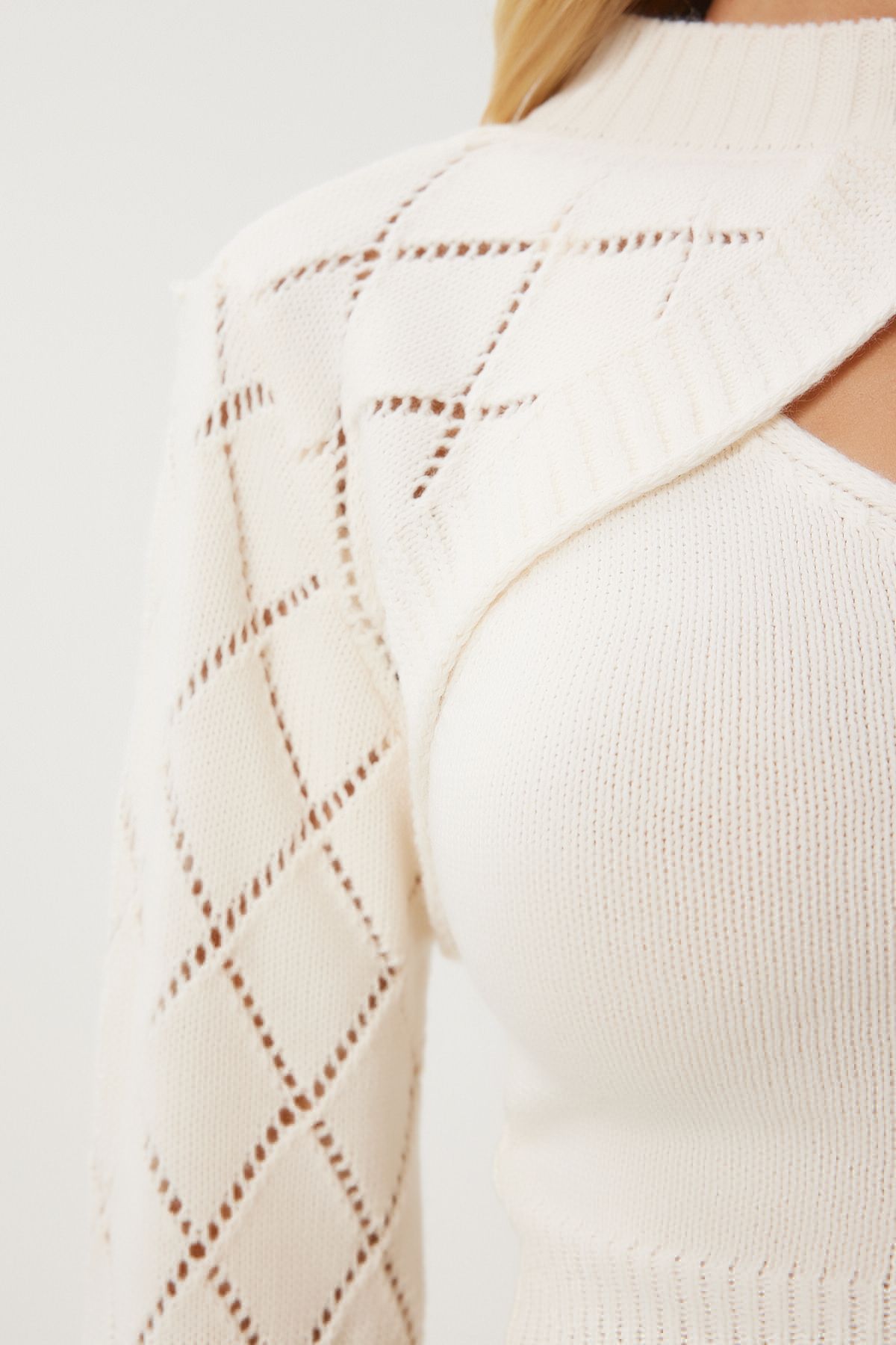 Krem Balıkçı Yaka Triko Atlet Crop Takım MT00153