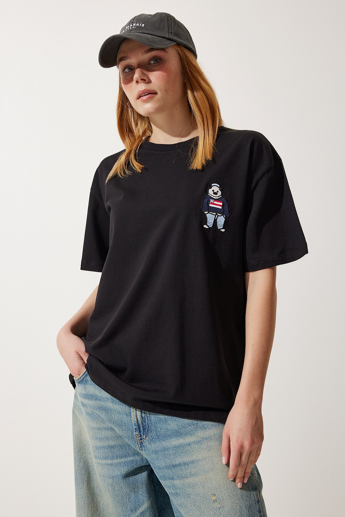 Siyah Bisiklet Yaka Nakışlı Oversize Örme T-Shirt NJ00142