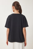 Siyah Çiçek Armalı Pamuklu Örme T-Shirt ZV00295