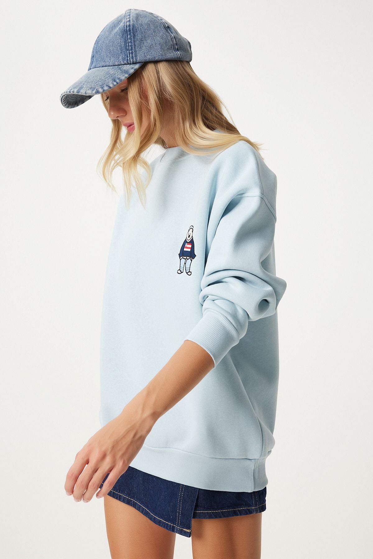 Gök Mavi Nakışlı Armalı Şardonlu Oversize Sweatshirt NJ00160
