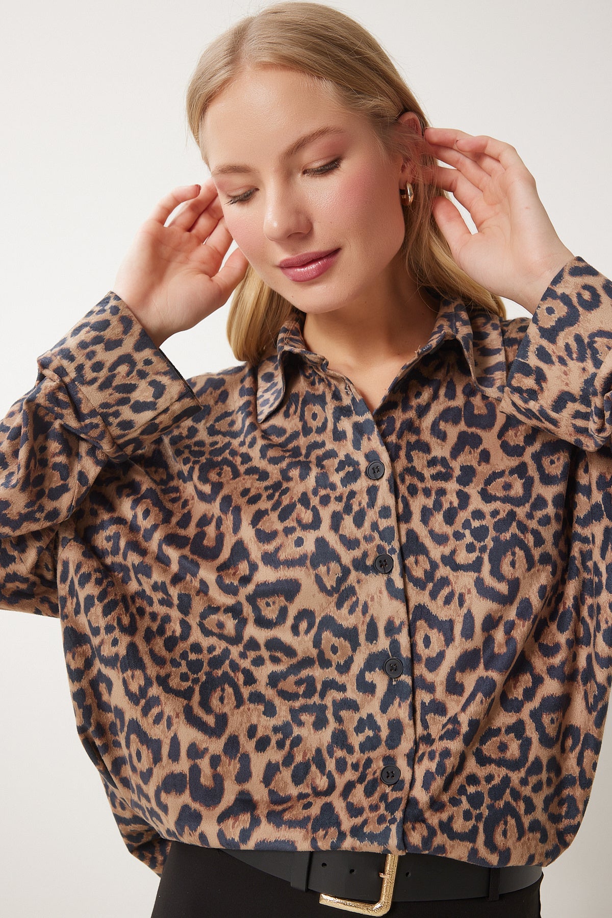 Siyah Bej Leopar Desenli Süet Gömlek FN03403
