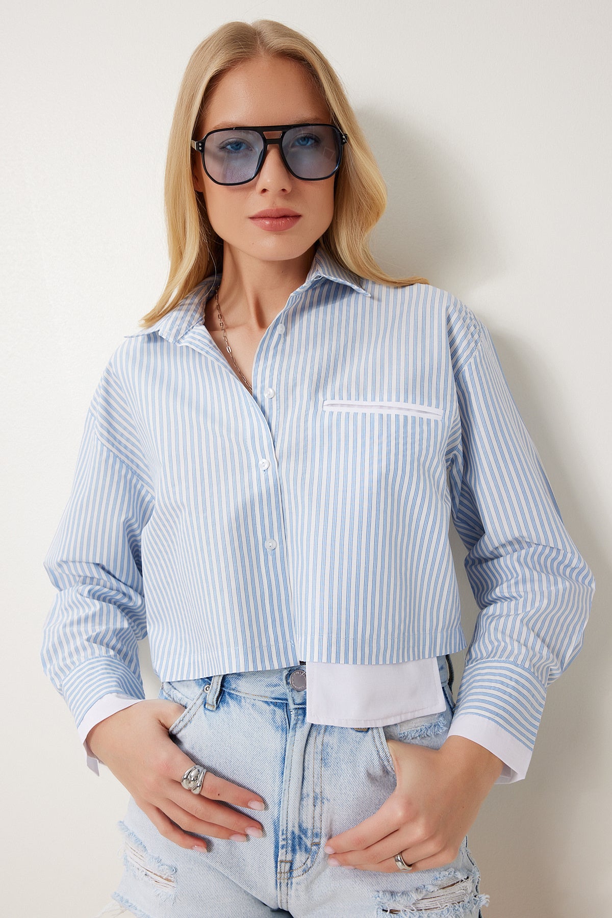 Gök Mavi Kontrast Detaylı Çizgili Crop Dokuma Gömlek MX00189