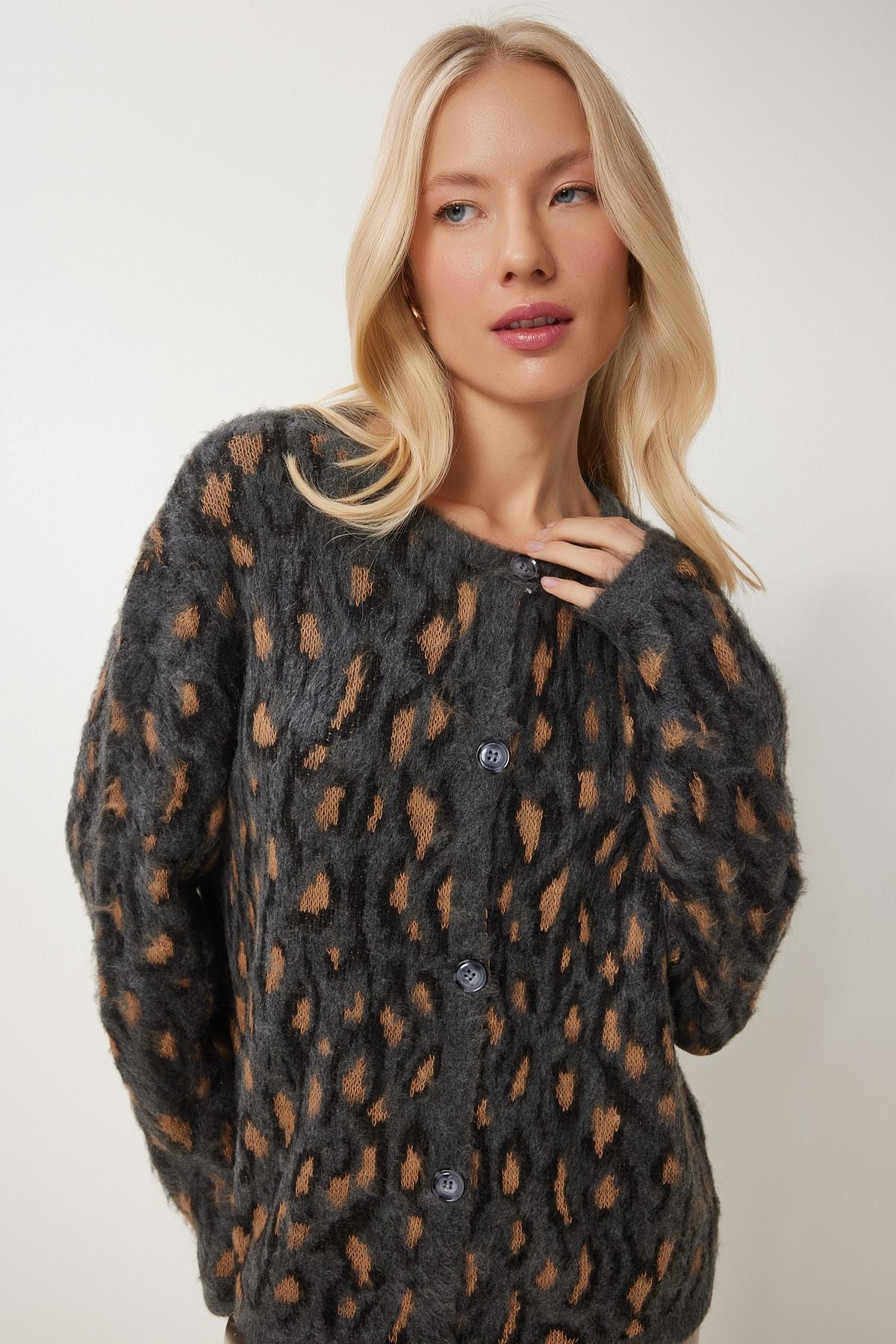 Antrasit Vizon Leopar Desenli Sakallı Triko Hırka KB00043