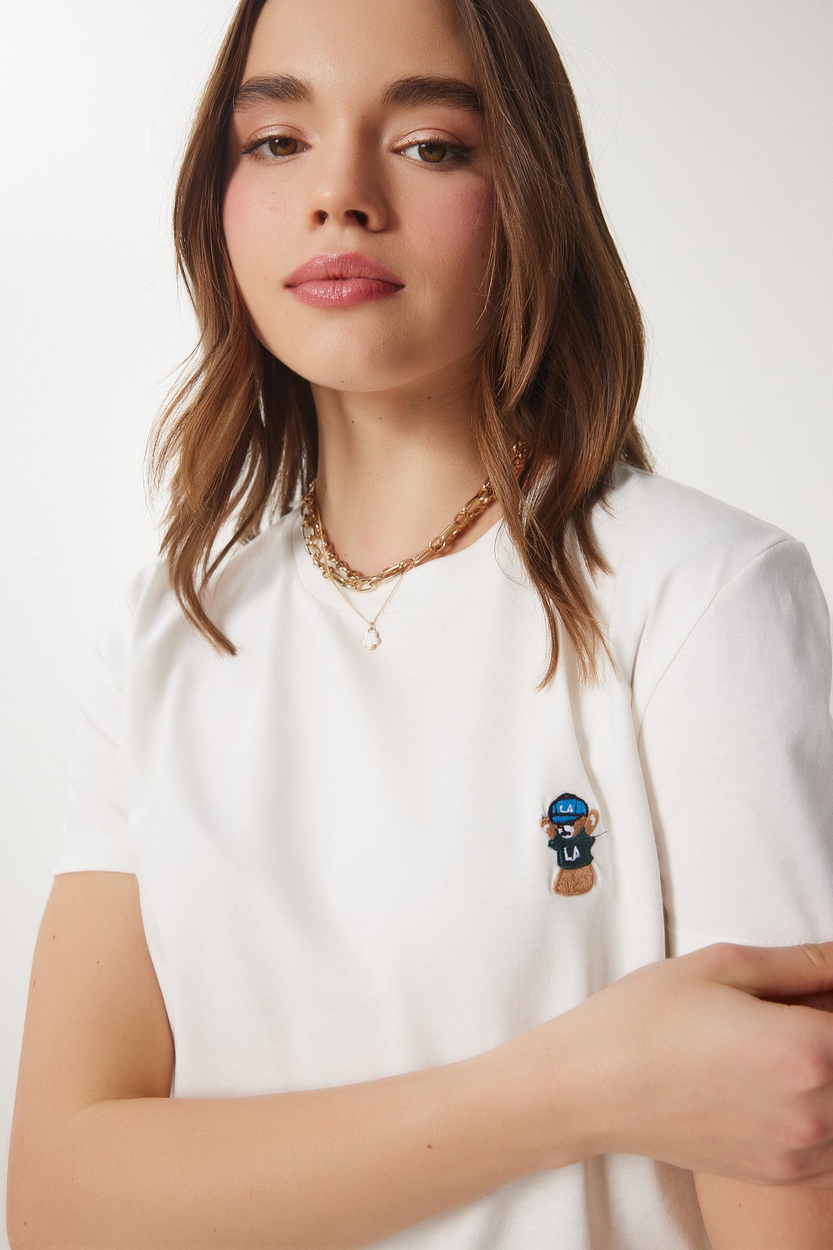 Ekru Ayıcık İşlemeli Pamuklu Örme T-Shirt CR00455