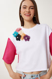 Pembe Beyaz Çiçek Detaylı Crop Örme T-Shirt TP00085