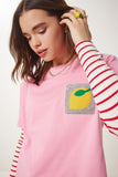 Pembe Nakış Cepli Pamuklu T-Shirt CR00450