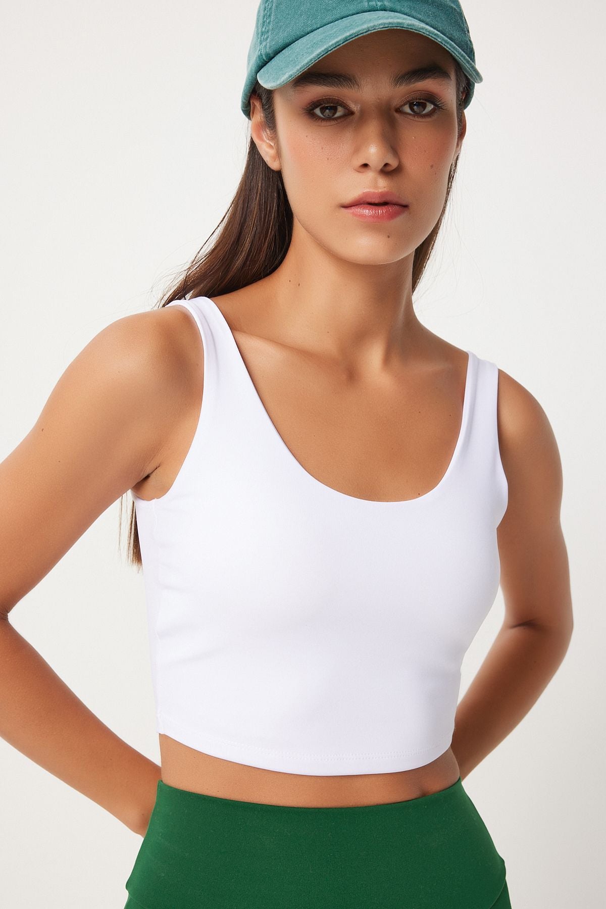 Beyaz Askılı Şekillendirici Örme Spor Sütyeni OW00024