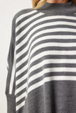 Gri Çizgili Yandan Yırtmaçlı Oversize Panço Kazak DD01336