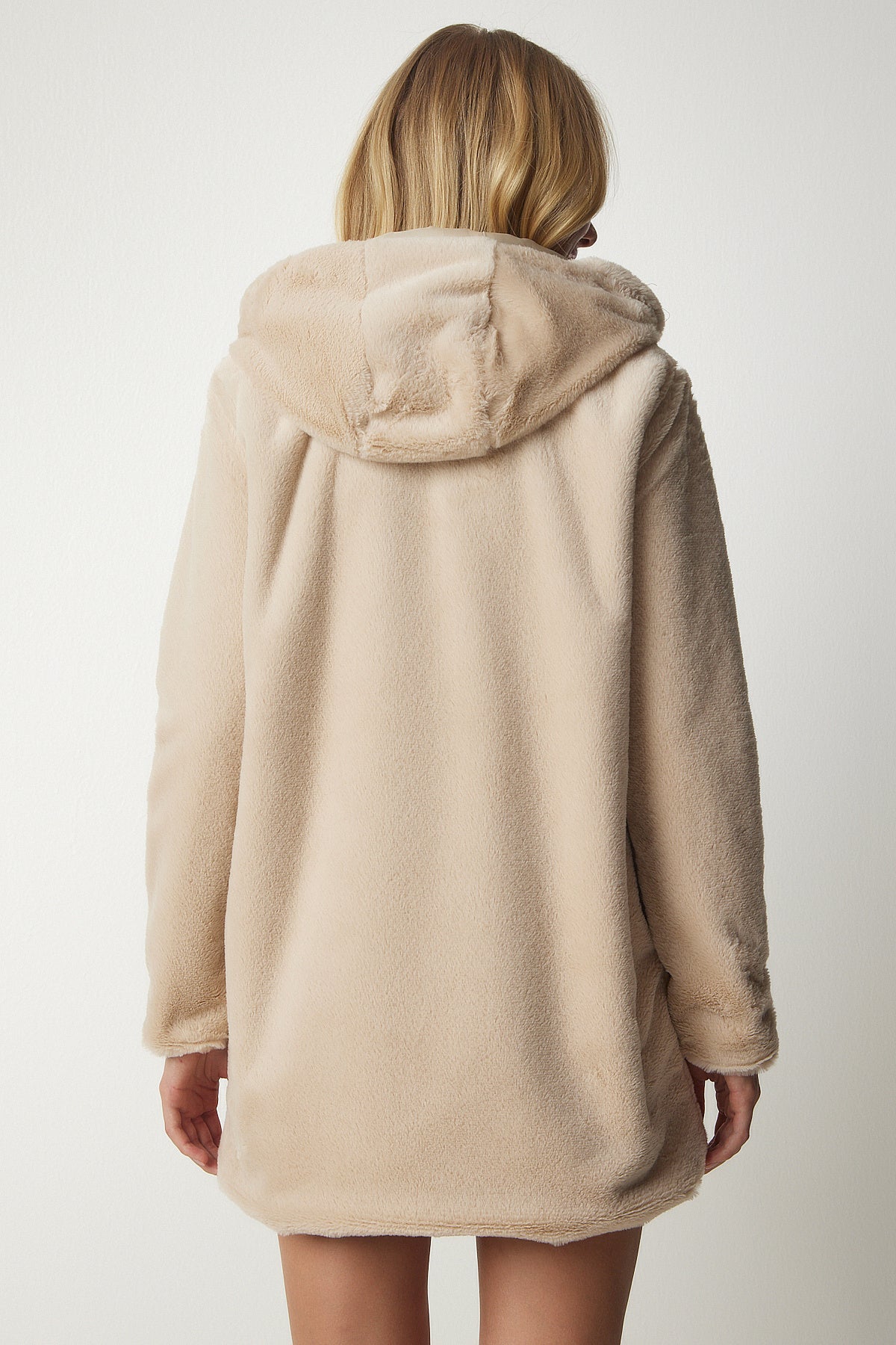 Bej Kapüşonlu Oversize Kürklü Peluş Kaban RV00148