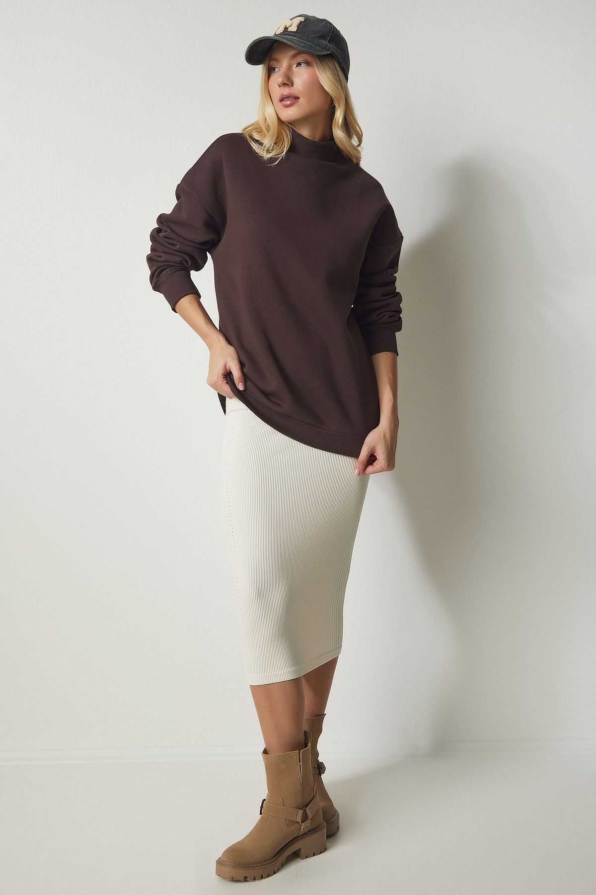Kahverengi Dik Yaka Basic Şardonlu Sweatshirt UB00166