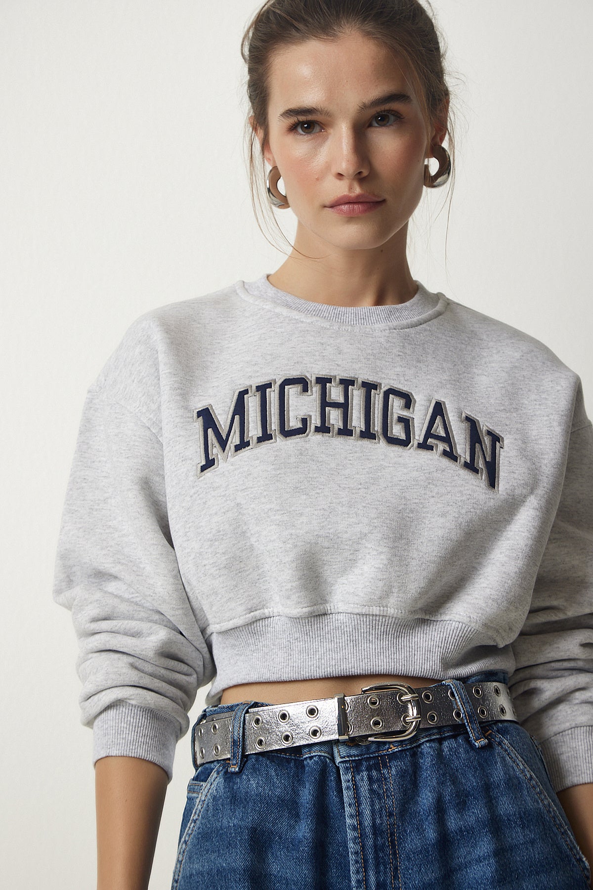 Gri Baskılı Şardonlu Crop Örme Sweatshirt HF00443