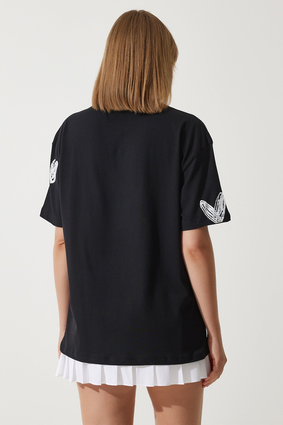 Siyah Beyaz Kalp Baskılı Oversize Pamuklu T-Shirt BP00165