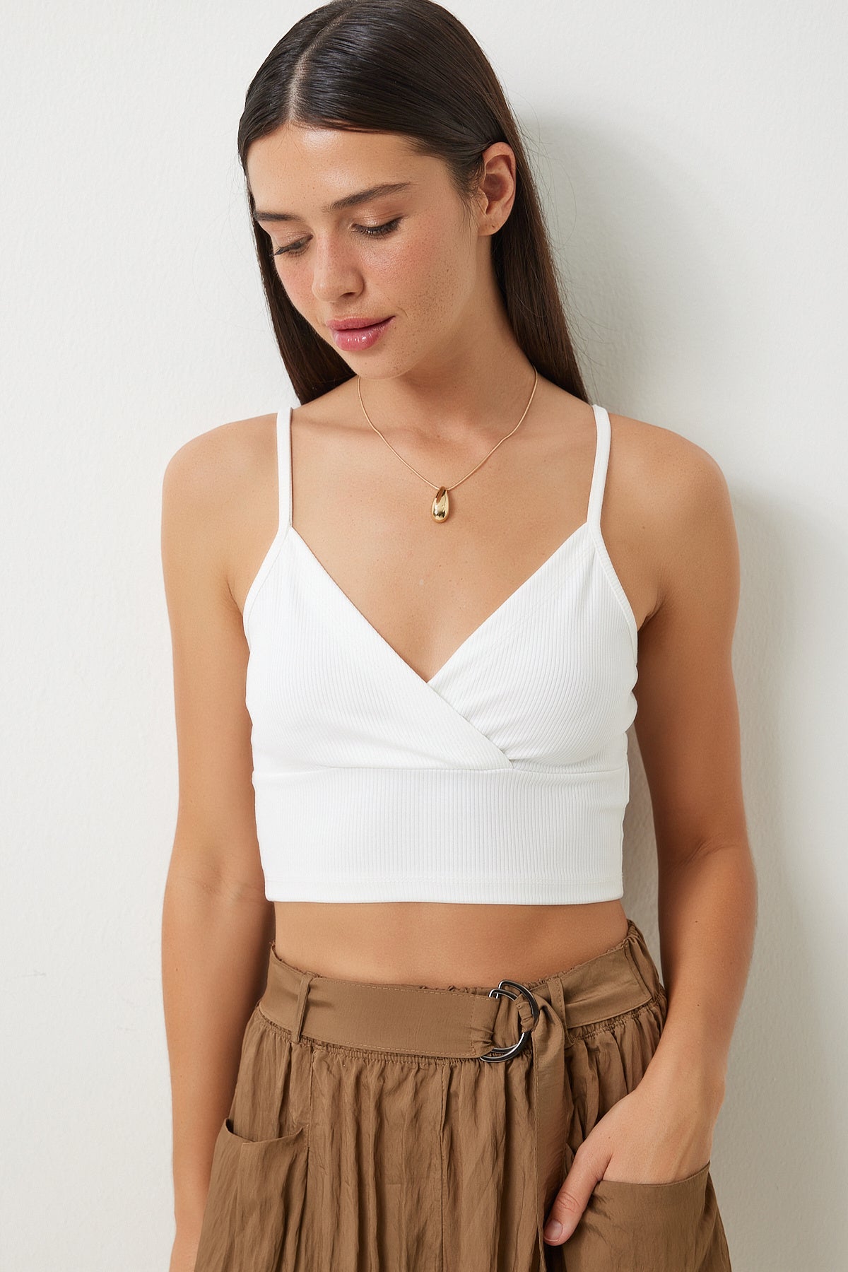Beyaz Askılı Crop Örme Büstiyer MX00078