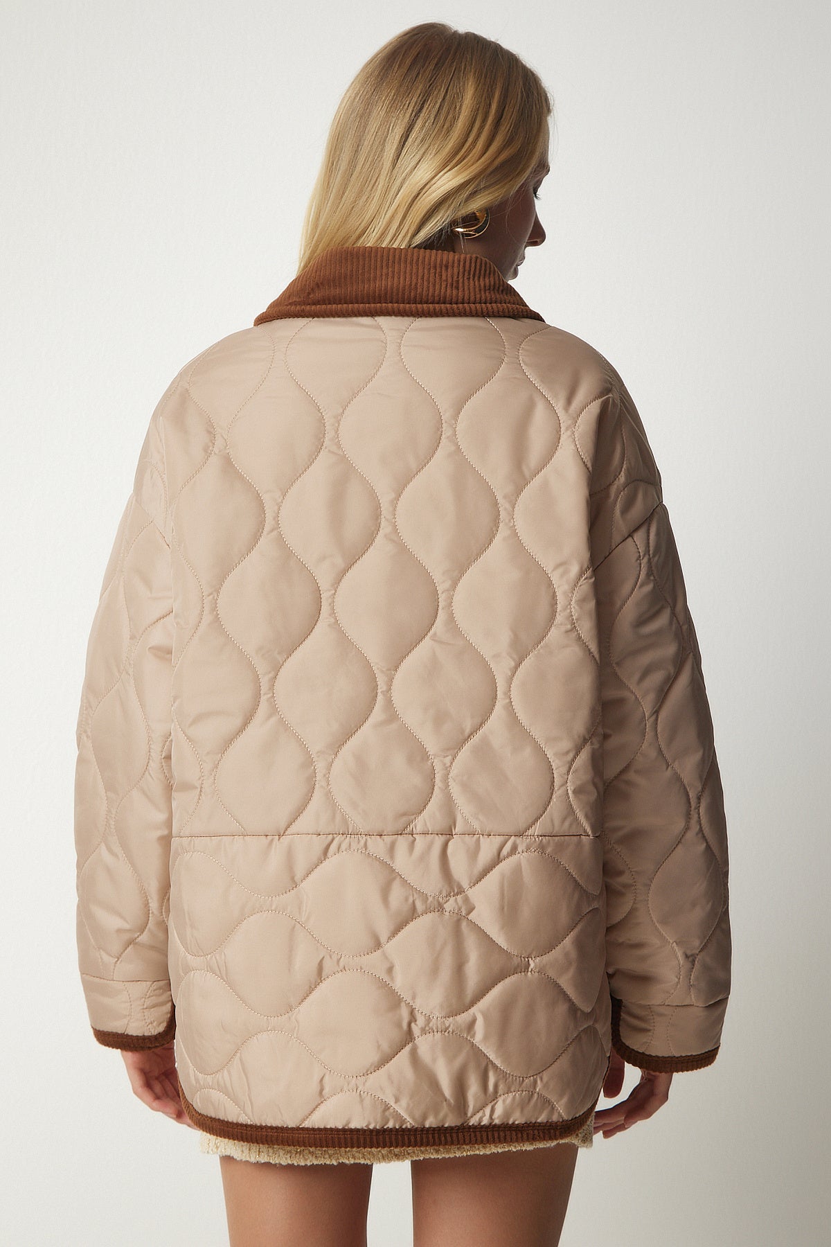 Krem Polo Yaka Cepli Kapitone Mont DZ00096