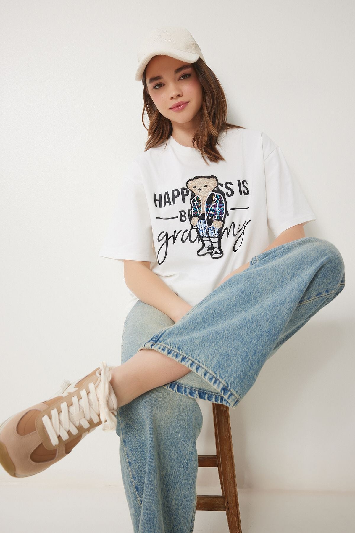 Ekru Ayıcık Armalı Pamuklu Oversize Örme T-Shirt CR00461