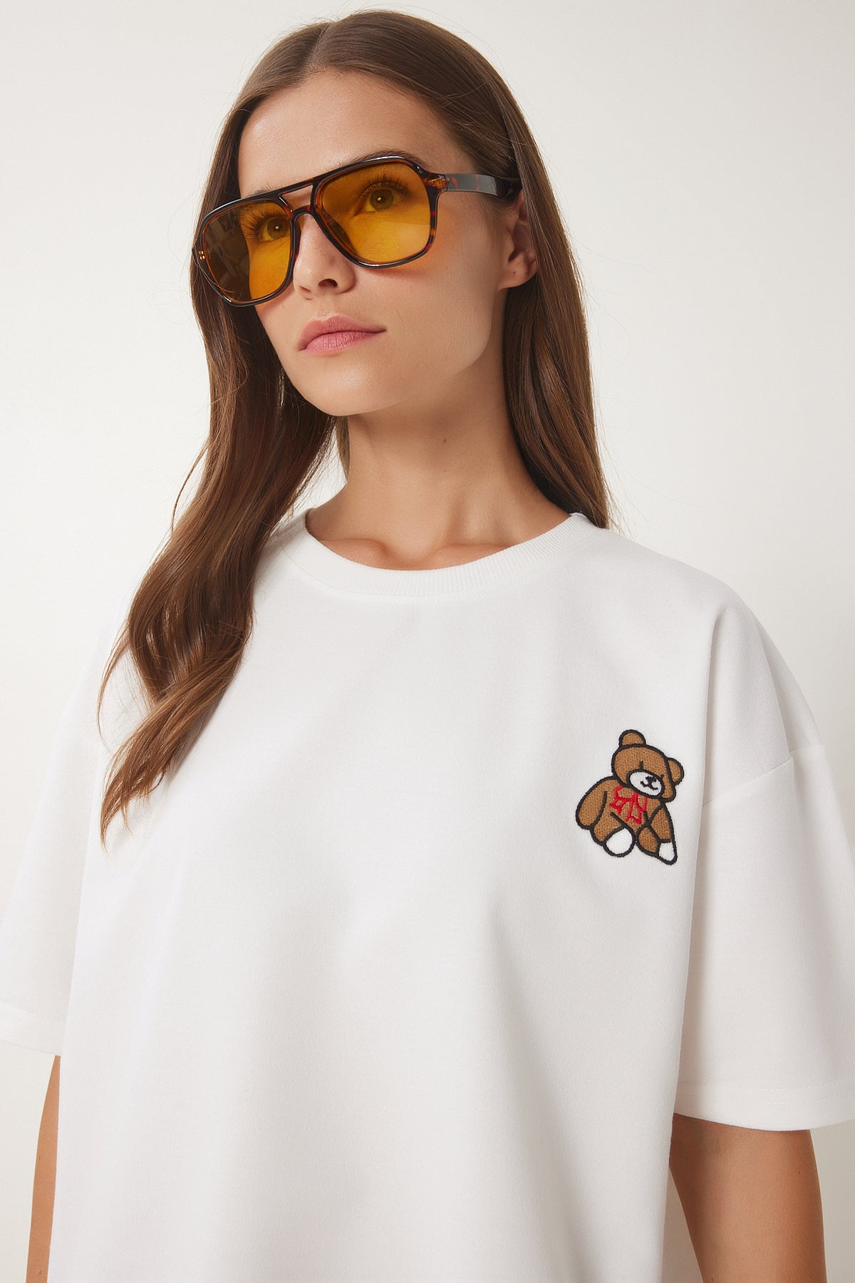 Ekru Ayıcık İşlemeli Oversize Örme T-Shirt ZV00286