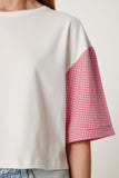 Beyaz Pembe Kareli Örme Crop T-Shirt TP00088