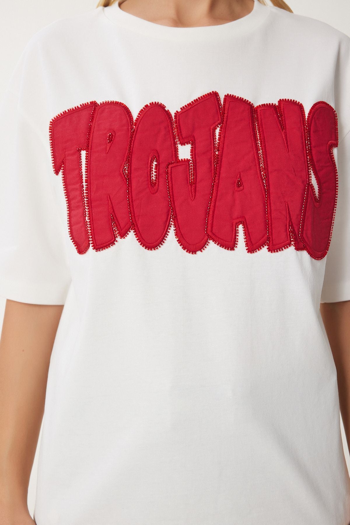 Ekru Sloganlı Boncuk İşlemeli Pamuklu T-Shirt CR00463