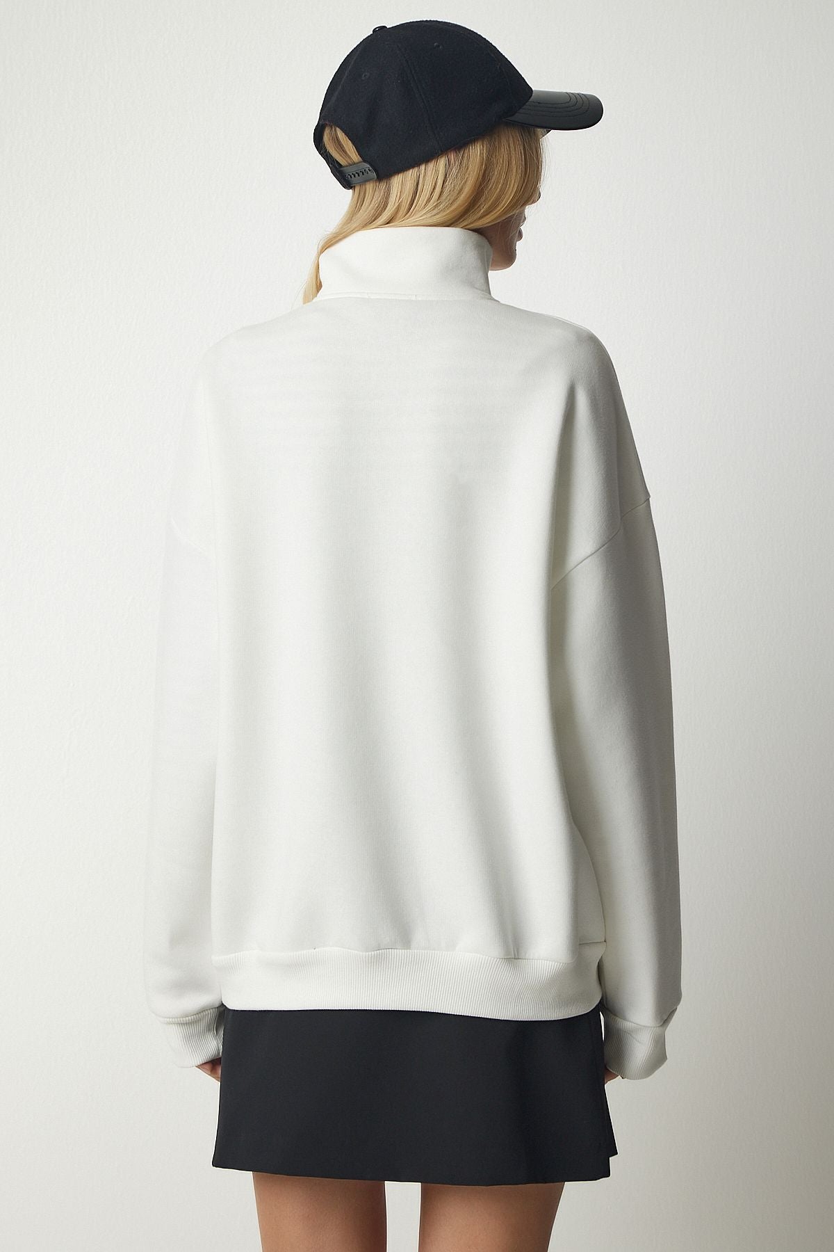 Ekru Fermuarlı Yaka Baskılı Şardonlu Sweatshirt UB00168