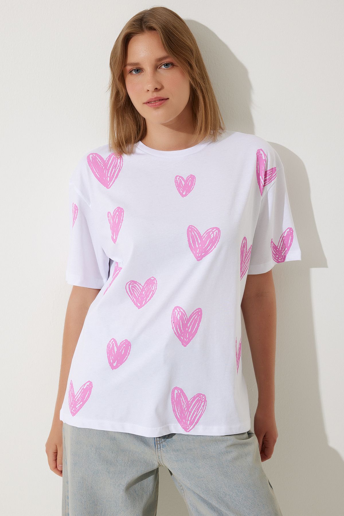Beyaz Pembe Kalp Baskılı Oversize Pamuklu T-Shirt BP00165