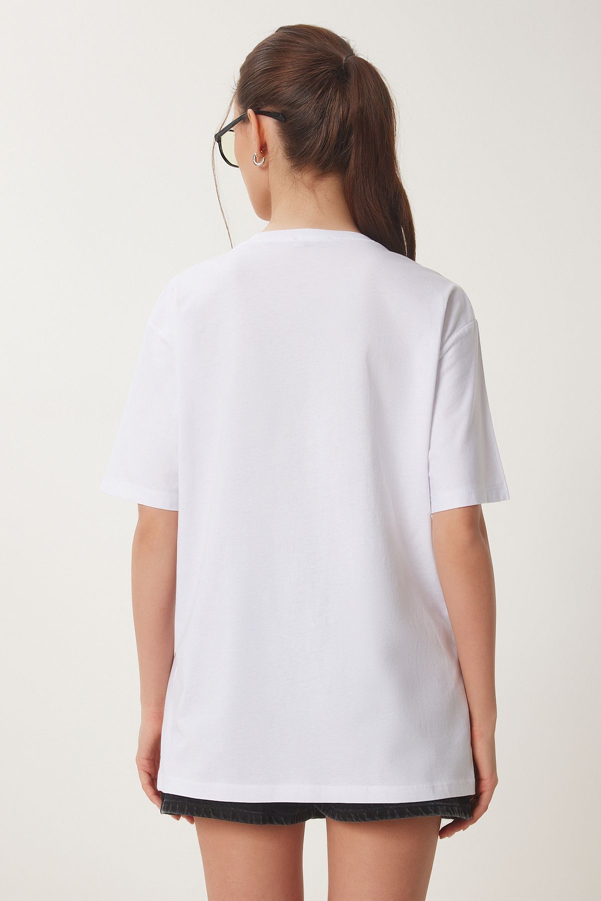 Beyaz Şık Taşlı Örme T-Shirt BW00005