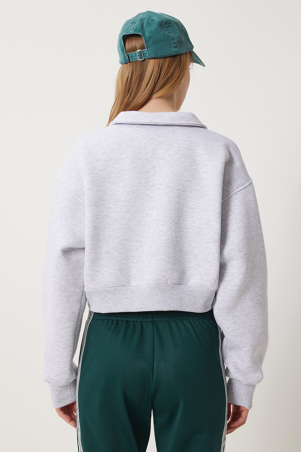 Gri Polo Yaka Şardonlu Crop Örme Sweatshirt HW00014