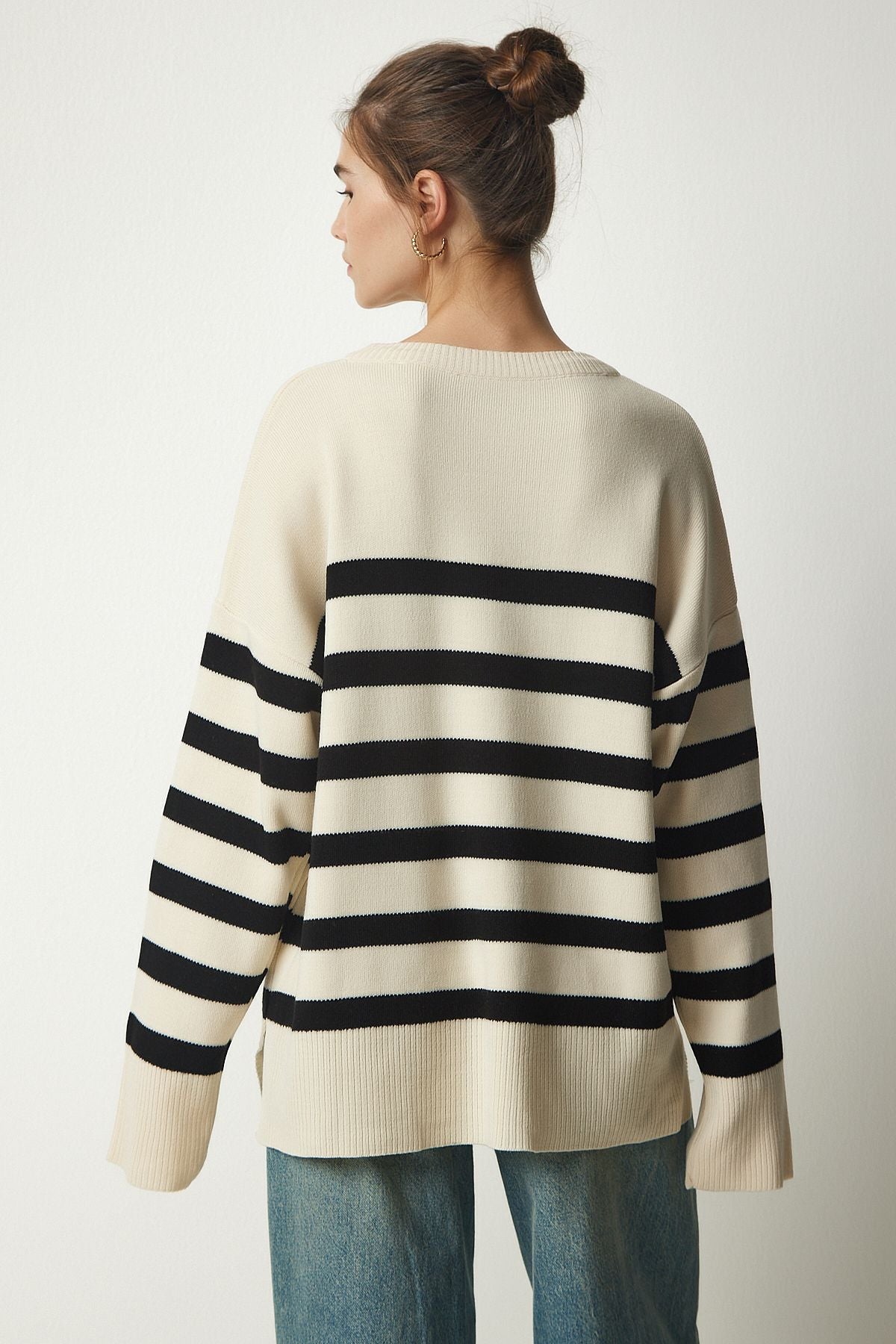Kemik Siyah Çizgili Oversize Triko Kazak YY00182