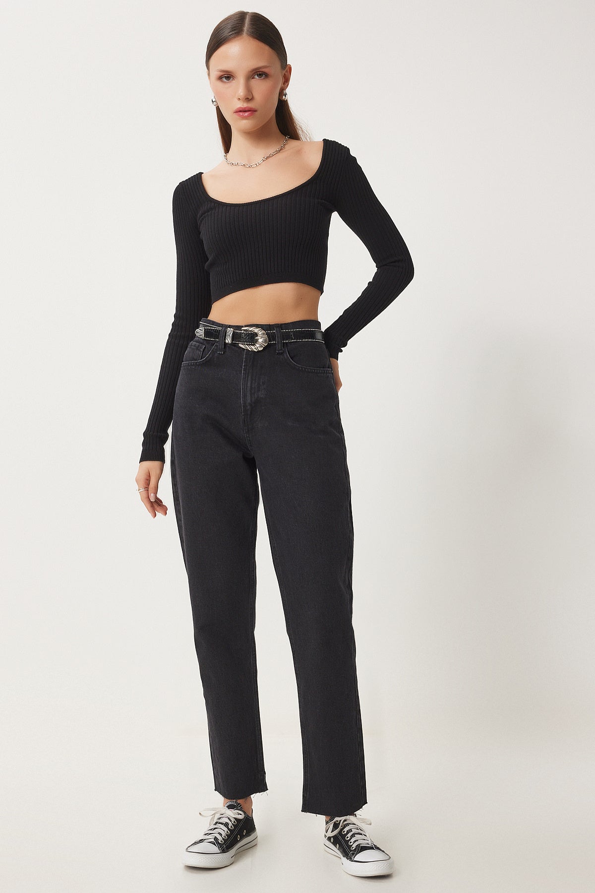 Siyah Orta Bel Straight Jeans UT00024