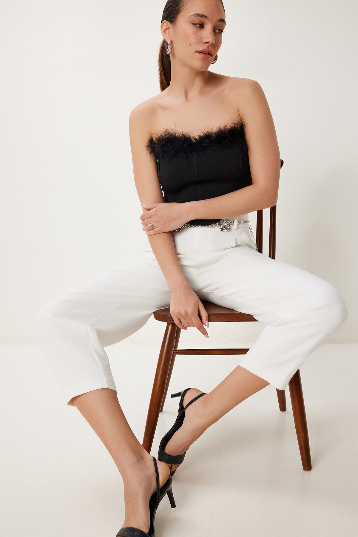 Siyah Tüy Detaylı Esnek Crop Büstiyer NS00428