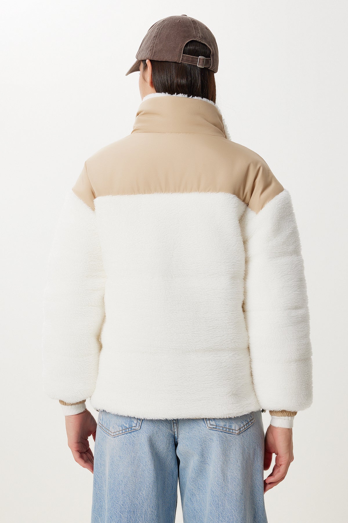 Ekru Bej Kontrast Renkli Peluş Mont DD01377