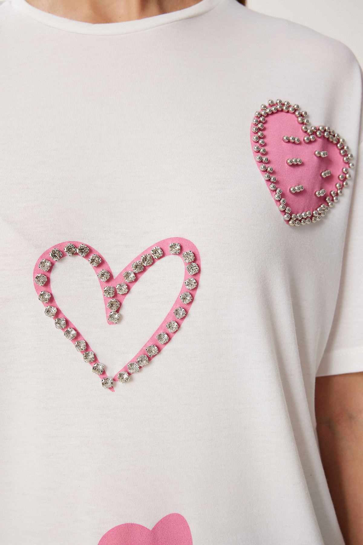 Ekru İnci Ve Boncuk Detaylı Baskılı Örme T-Shirt PB00029