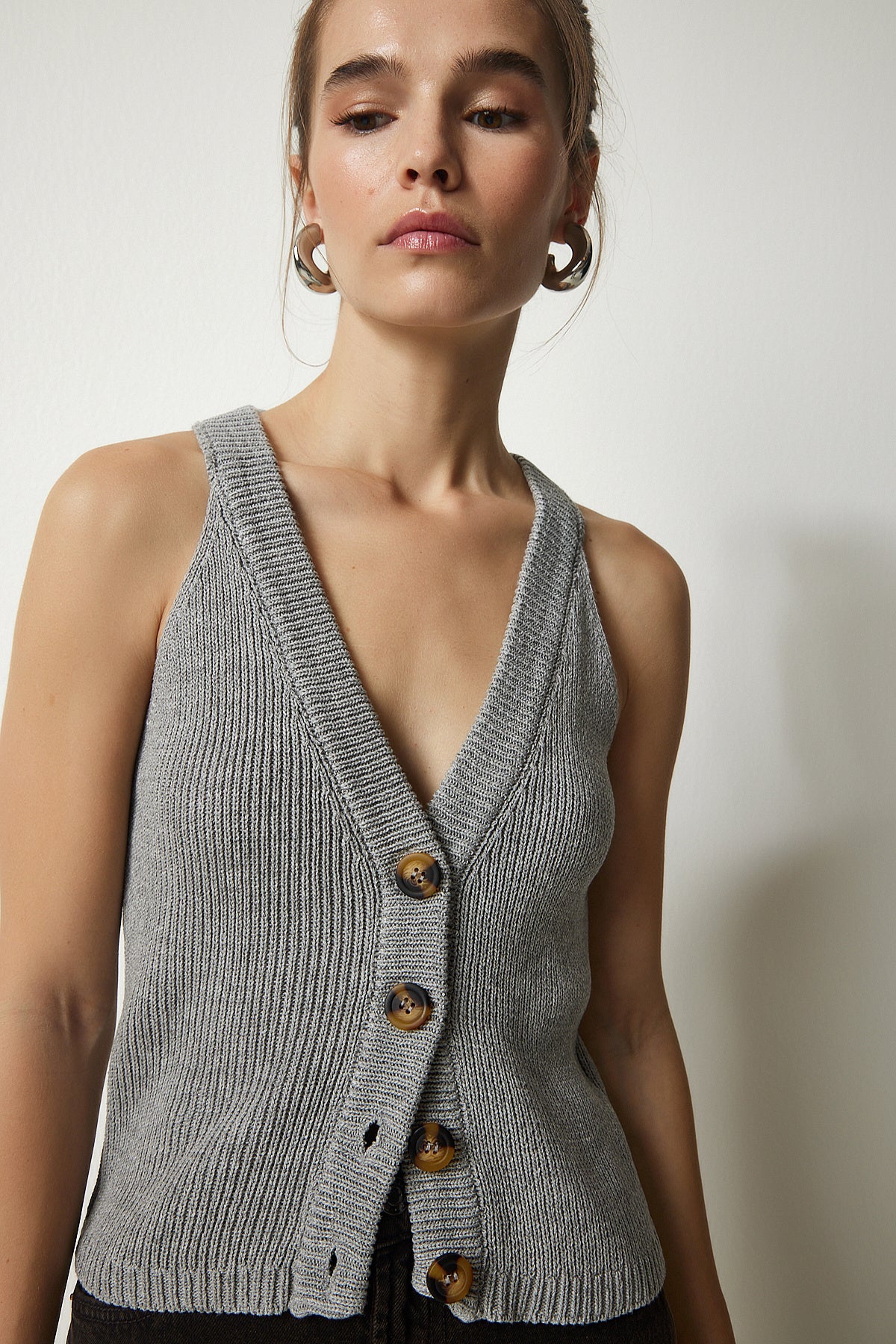 Gri Halter Yaka Düğmeli Triko Yelek  FN03118