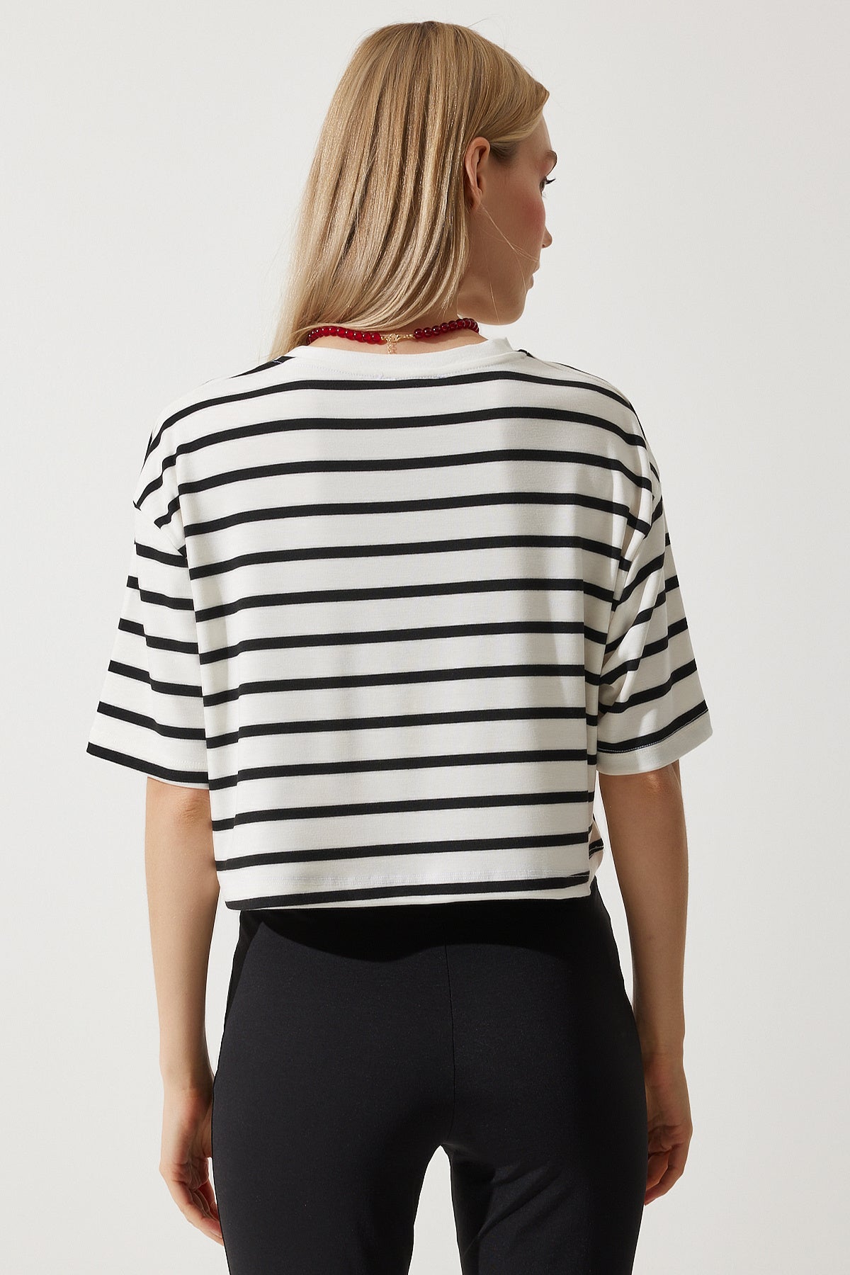 Beyaz Siyah Çizgili Oversize Crop Örme T-Shirt BP00162