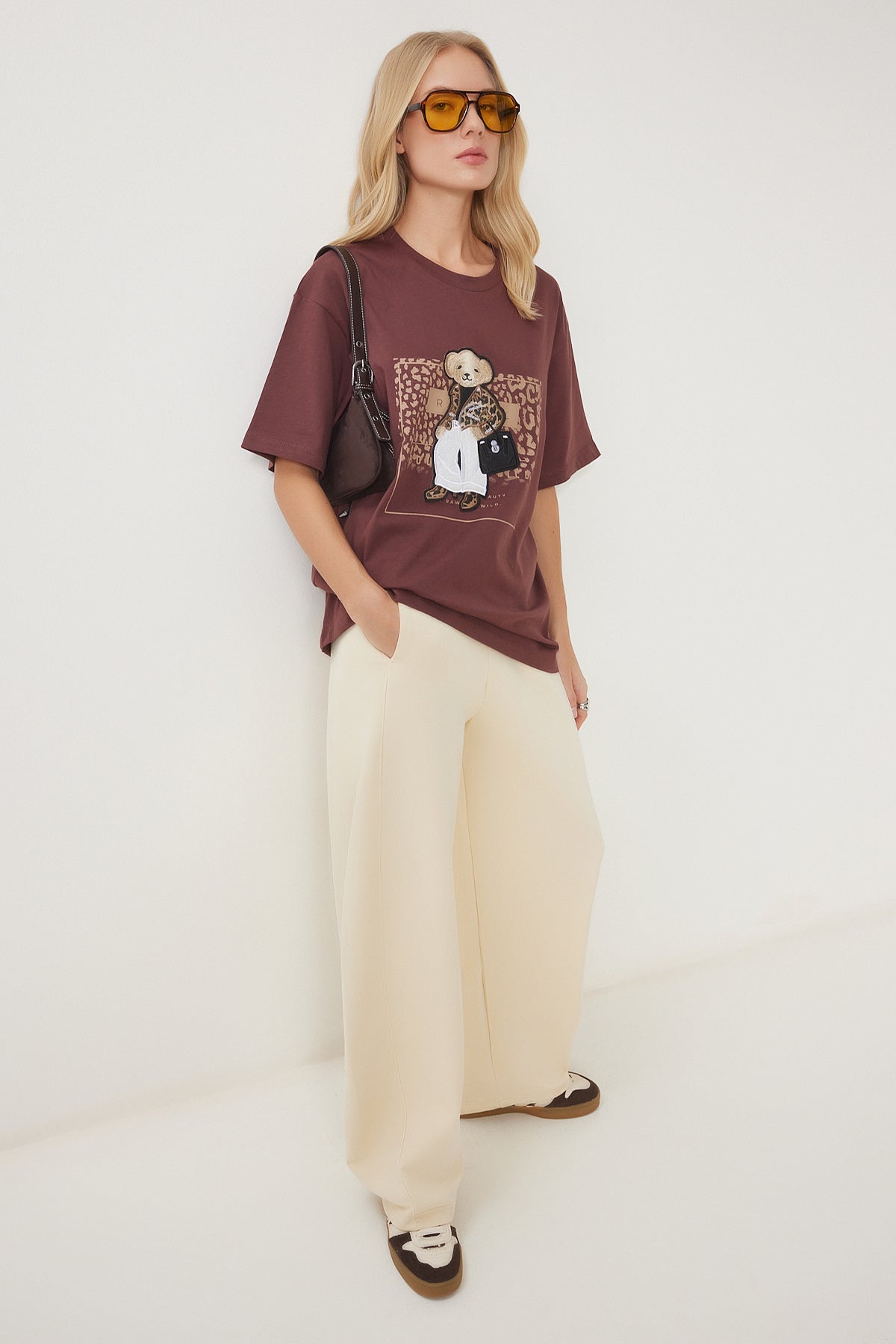 Kahverengi Ayıcık Armalı Pamuklu Oversize Örme T-Shirt CR00464